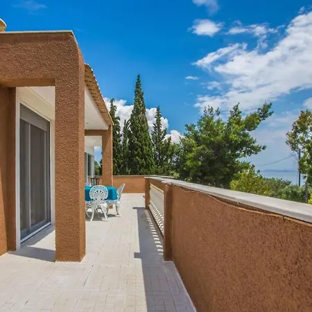 Faros Seaside - 250 Sqm In Of Evia